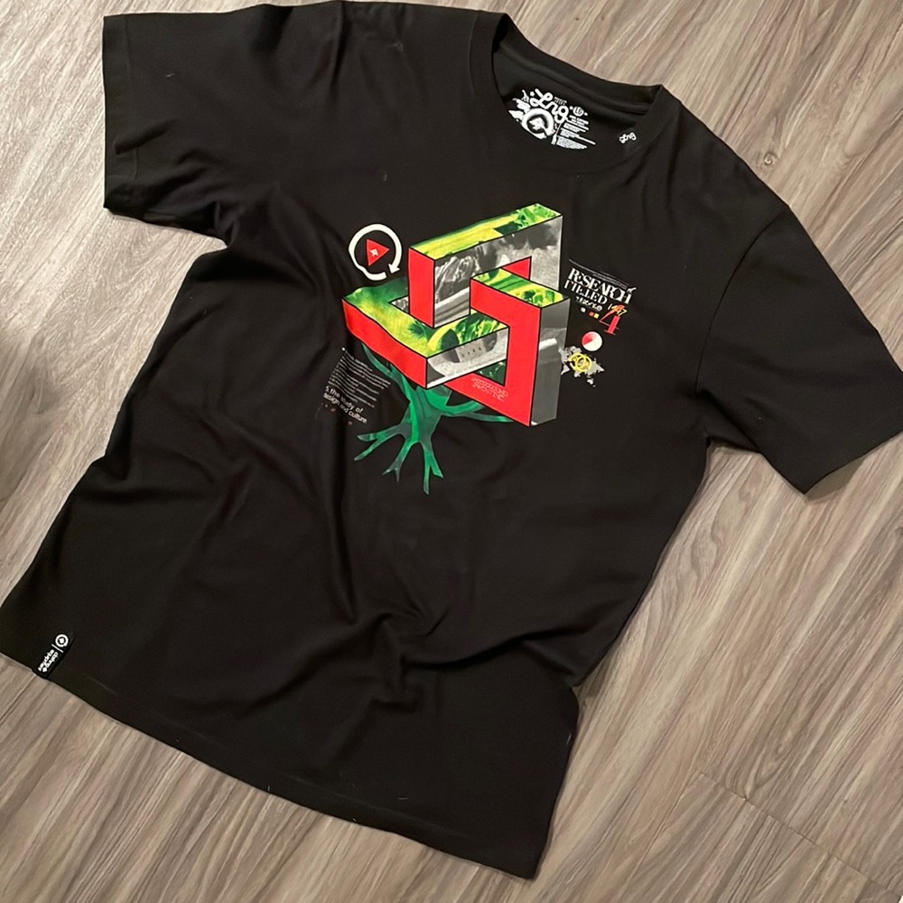 LRG T shirt